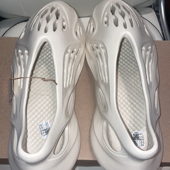 Adidas Yeezy Foam RNR “Sand” Size 13 mens - Picture 7 of 7